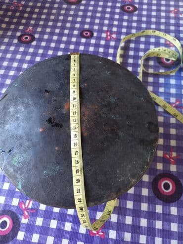 qedmi qazanlar: İşlənmiş, Aş qazanı — 4