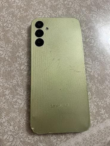 Аудиотехника: Samsung Galaxy A13, 128 ГБ, цвет - Зеленый, Отпечаток пальца, Две SIM карты — 1