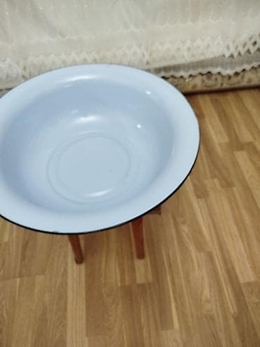 su samuru: Məhsul: Emallı böyük leğən Təsvir: - Material: qalın metal üzərində — 2