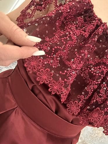 Şərab rəngində uzun axşam/libas - Model: Uzun, A-kəsim ətəkli, yuxarı