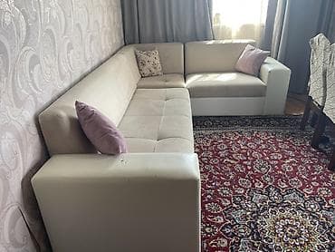 L‑formal L şəkilli künc divanı - Dizayn: Müasir, minimal xətləri olan