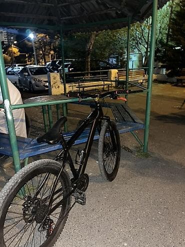 Şəhər və yüngül off-road sürüşləri üçün dağ velosipedi - Rəng: qara