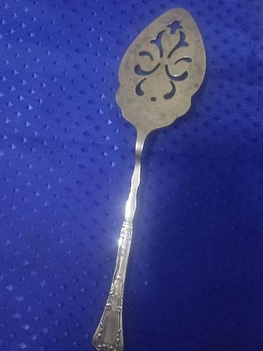 dekor şpatel: Metal desert/pasta spatulası – oyma deşikli başlıq və klassik naxışlı — 4