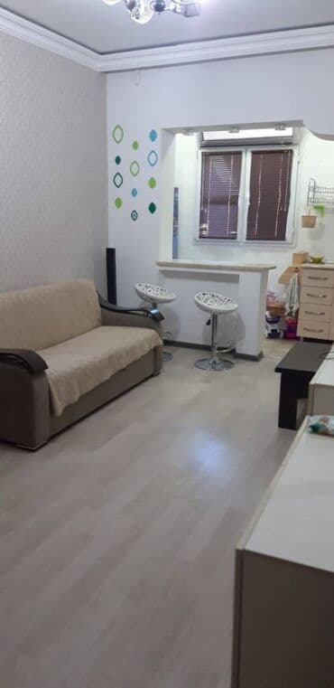 günəşli ev: Bakı, 5 otaqlı, Köhnə tikili, 98 kv. m — 2