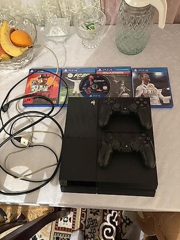 PlayStation 4 (PS4) konsol dəsti Komplekt: - PS4 konsol - 2 ədəd at lalafo.az PlayStation 4 (PS4) konsol dəsti Komplekt: - PS4 konsol - 2 ədəd