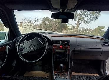 disk teker mercedes: Mercedes-Benz C 200: 2 l | 2000 il Sedan — 4