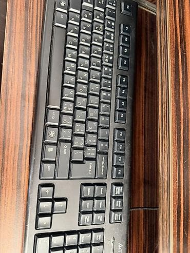 oyun kompüter: Stolüstü kompüter seti Dəst Təcili Satılır!(Monitor,sistem bloku RAM 8 — 4