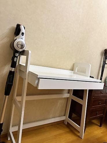 stulla: Ağ rəngli həm masa, həm də ofis kreslosu dəsti.Jyskdan alınıb,ideal — 2