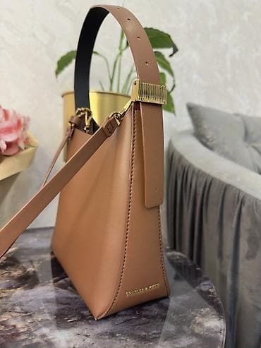 Çiyin çantası, Charles & Keith — 2