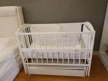 ikinci əl uşaq carpayısı: Oğlan və qız üçün, İşlənmiş, Beşik, Matras ilə, Yellənmə mexanizm ilə — 1