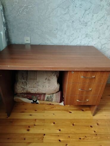 i̇şlənmiş mebellər: Ofis masasi — 1