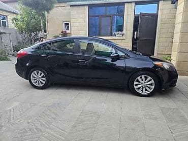evakuator satisi: Kia Forte sedan - Kuzov: 4 qapılı sedan, qara rəng - Mühərrik və — 4