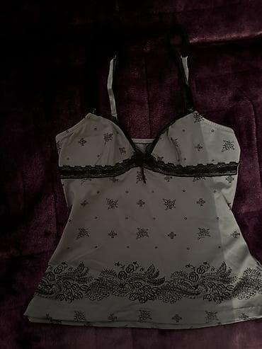 Qadın gecə köynəyi/topu - Model: nazik çiyin qayışlı, kuplu - Rəng