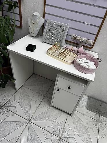 Rəf vitrinləri: MAĞAZA VİTRİNLƏRİ SATILIR MAYADANDA AŞAĞI QİYMƏTƏ. YENİ VİTRİN VƏ YENİ — 3