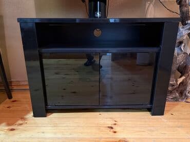 android smart tv box: Düz TV altlığı, Polkalı, Laminat — 2