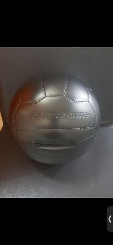 Bədənə qulluq: Paco Rabanne Invictus ətrinin futbol topu formasında xüsusi buraxılış — 5