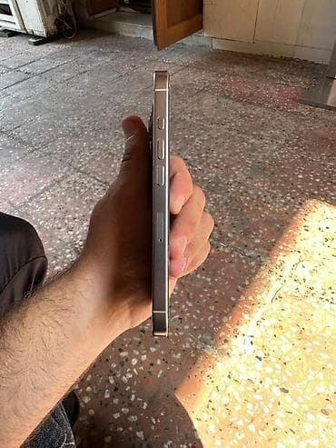 note 30 pro: IPhone 16 Pro, 256 GB, Natural Titanium — 2