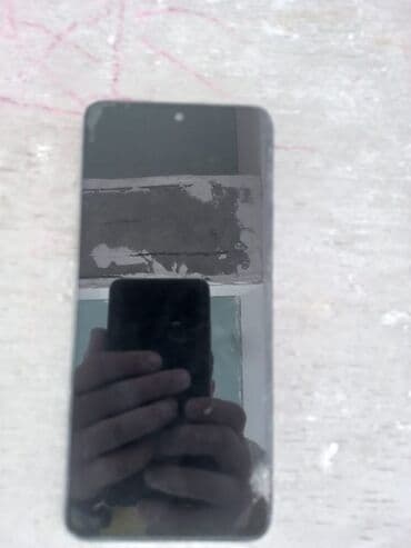 kontakt redmi: Məhsul: Redmi smartfon - Ekran: Ön tərəfdə mərkəzdə deşikli — 1