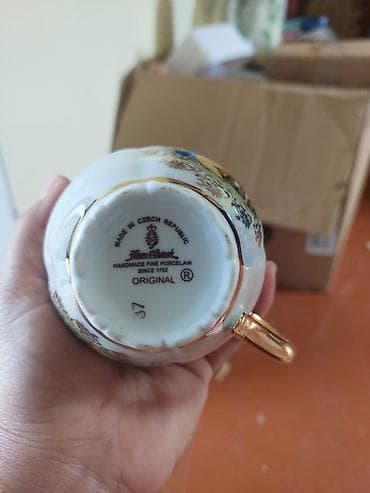 caynı serviz: Antik üslubda qab-qacaq dəsti axdarıram,tək də cütdə axdardığım var - — 7