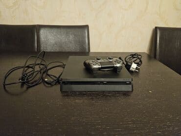 PS4 (Sony PlayStation 4): Salam playstation 4 slim yaddasi 1tb 2dene orginal joystick icinde — 4