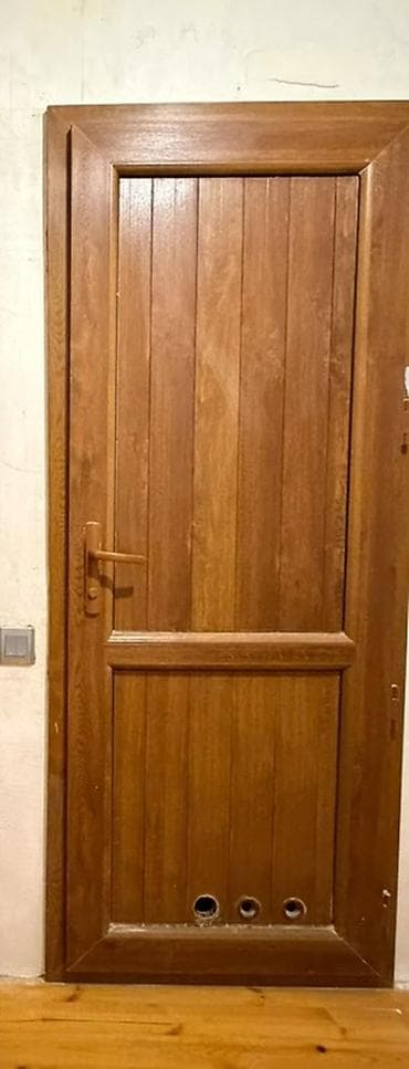 Hamam plasmas qapı.Ölçü 205*80 120 Azn Ödeniş yalnız karta