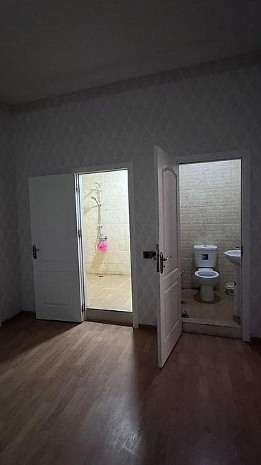 lenkeran bina evi: Geniş və işıqlı mənzil Hazırda evdə üç tələbə yaşayır və başqa bir — 4