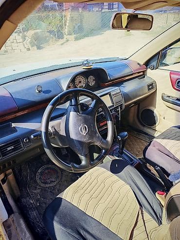 аккумулятор 12в 7а ч: Nissan X-Trail, ağ rəng, 5 yerlik krossover/SUV. Texniki və komfort — 5