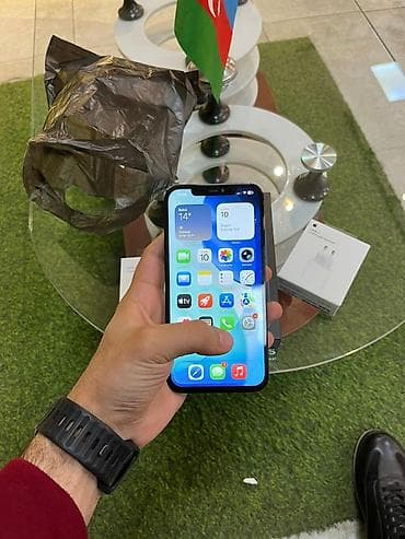 iphone kreditle: IPhone 12 Pro, Face ID — 3