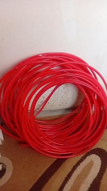 Bağ evi və bağ üçün hərşey: Qırmızı plastik boru/şlanq rulonu 50 metr - Material: elastik plastik — 1