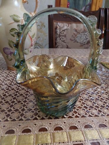 yuxuda qend qabi gormek: 14 m qızılı rengde qab — 2