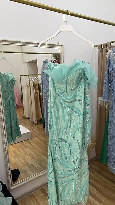 atlas kofta: Zərif mint rəngində ziyafət/gecə geyimi. - Model: asimmetrik kəsimli — 3