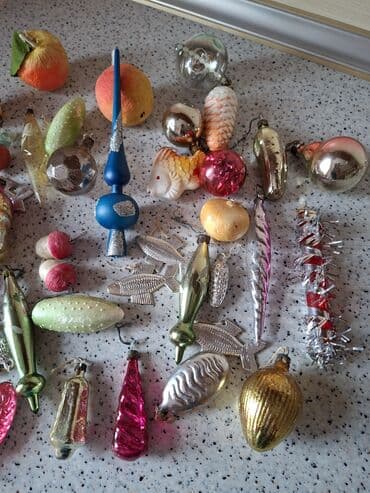 yeni il ucun qapi bezekleri: SSSRın şüşədən yolka oyuncaqları dəsti. Ayrı-ayrıda satılır. 30 ədəd — 3