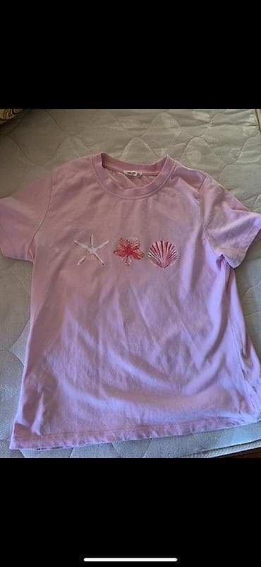 Futbolkalar: Təcili satılır ! T -shirt S razmer 1defe geyinilib materialı çox — 2