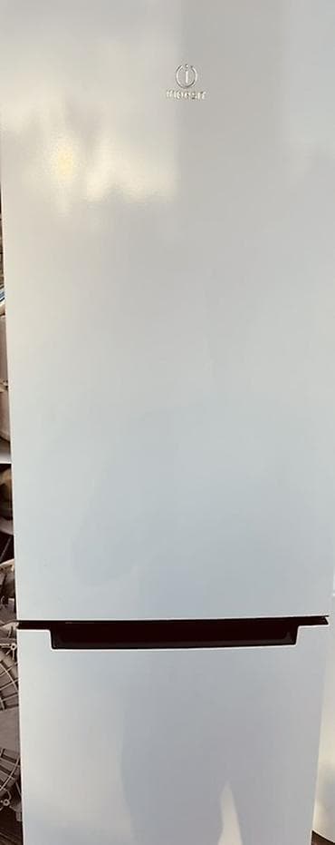 mini pec: 2 qapılı Indesit Soyuducu Satılır, rəng - Ağ — 1