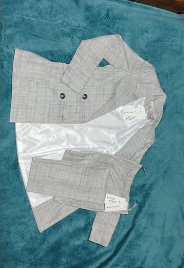 Hicab: Qadın kostyum dəsti - İki hissə: pencək və şalvar - Rəng: açıq boz — 1