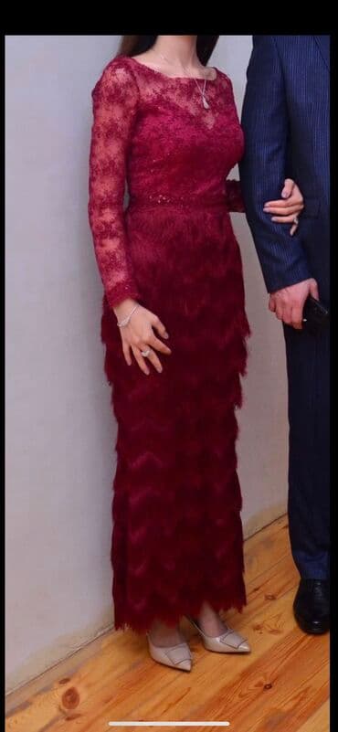 zara xs: Uzun qırmızı don. Caspiandan baha alınıb, 1 dəfə geyinilib. 50 azn — 4