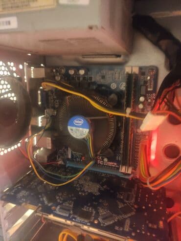 soyuducu köhnə: Masaüstü kompüter sistemi – klassik ATX korpus Ana plata yanıb, başqa — 3
