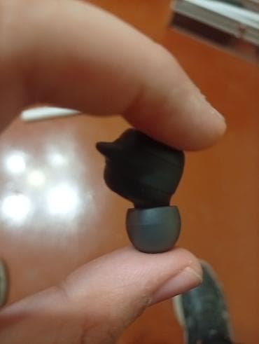 Rəsmi buds 3 litr qara rəng.

Heç bir problemi yoxdur‼️

Səs yaxşidi‼️