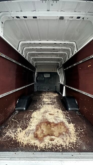 kia ceed 2010: Ford Transit: 2.4 l | 2010 il 188000 km Van body type — 6