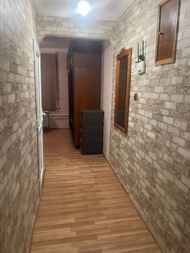 abşeron gənclər şəhərciyində 1 otaqlı evlər: Razində icra hakimiyyətinə yaxin 5 mertebeli binanın 4-cu — 5