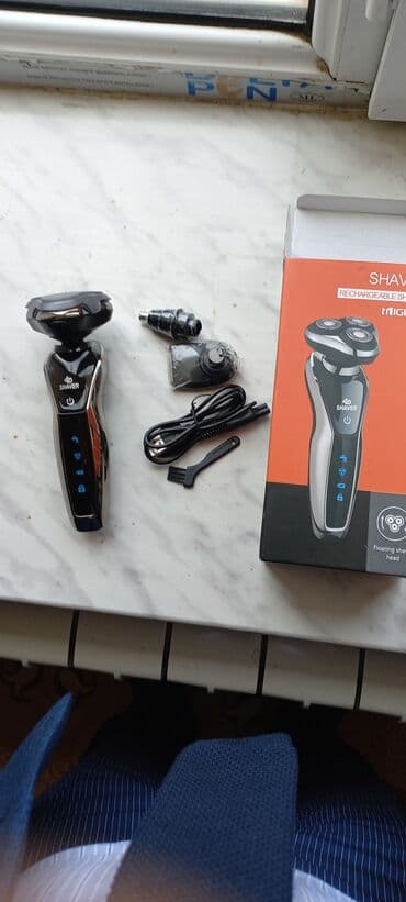 4D SHAVER – şarj olunabilən elektrikli üz qırxan Xüsusiyyətlər: - 3