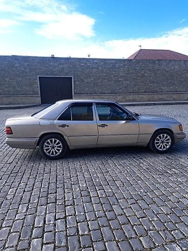 3 23 most: Mercedes-Benz E 220: 2.2 l | Sedan — 9