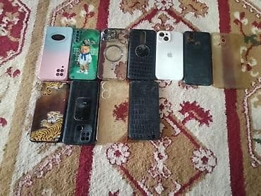 Müxtəlif üslub və materiallarda telefon qabıqları. Şəffaf silikon