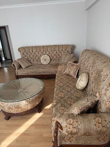 mini masa: İşlənmiş, Klassik divan, Qonaq otağı üçün, Açılmayan, İtaliya — 3