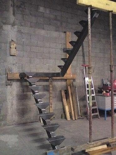 material: Pilləkən və ya Pilləkən marşı kiçik şaquli məsafələrə bölünməklə iri — 3