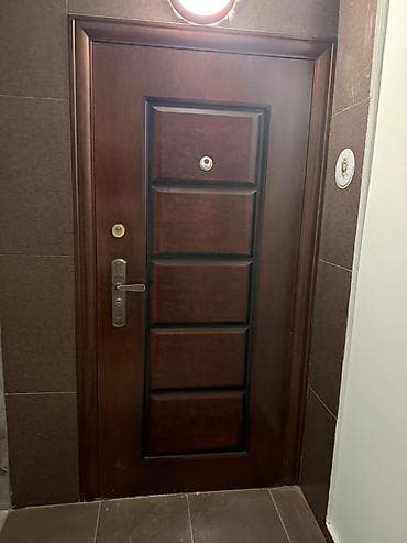 samavar satilir: Seyf qapı. Satılır 180 azn. 2,15*0,90 ölçüsündədir. Ünvan — 1