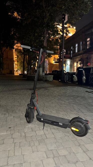 İşlənmiş Elektrik samokat 10", 501 - 750 Vt, 16 - 25 km/s