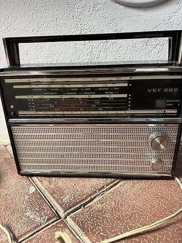 sub dinamik: VEF 202 portativ radioqəbuledici - Klassik dizaynlı, daşıma üçün — 1