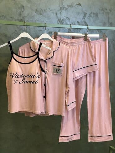 Qadınlar üçün nəzərdə tutulmuş bu pijama dəsti evdə rahatlıq təmin
