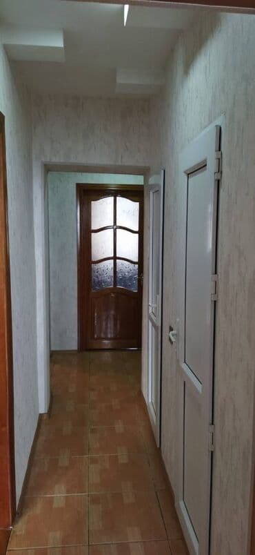 mingecevirde 3 otaqli evler: Bakı, 3 otaqlı, Köhnə tikili, 70 kv. m — 2